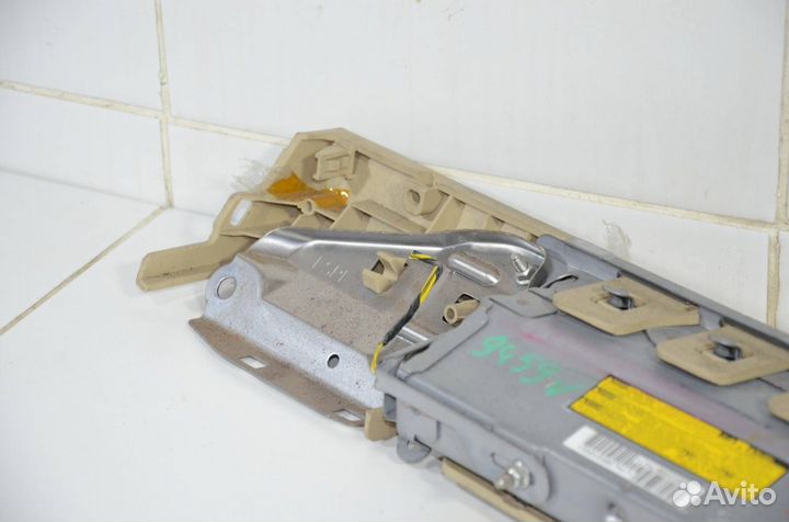 Подушка безопасности колен пассажира правая Lexus