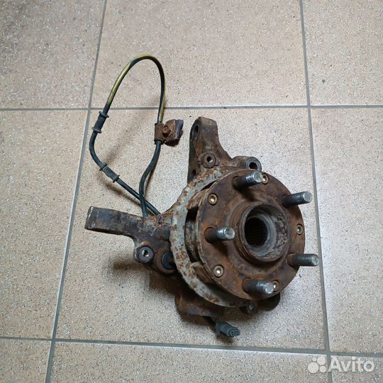 Кулак + ступица передний левый subaru legacy 2