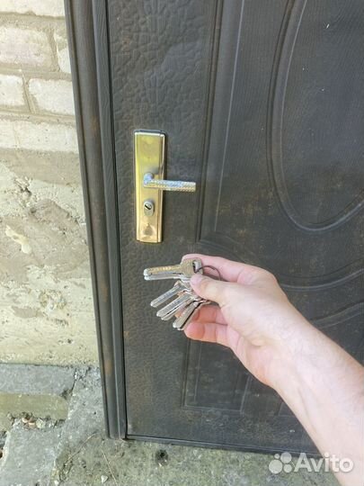 Металлическая дверь бу 209*105