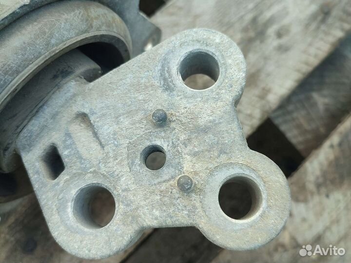 Saab 9.3 подушка двигателя