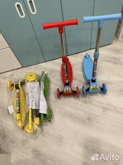 Самокат детский трехколесный новый