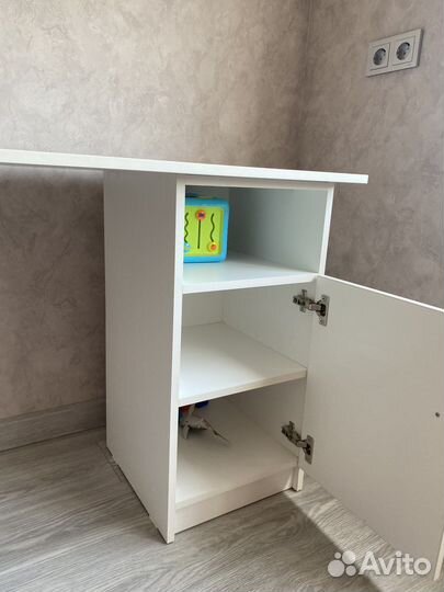 Маникюрный столик бу