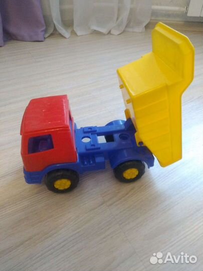 Игрушка грузовик