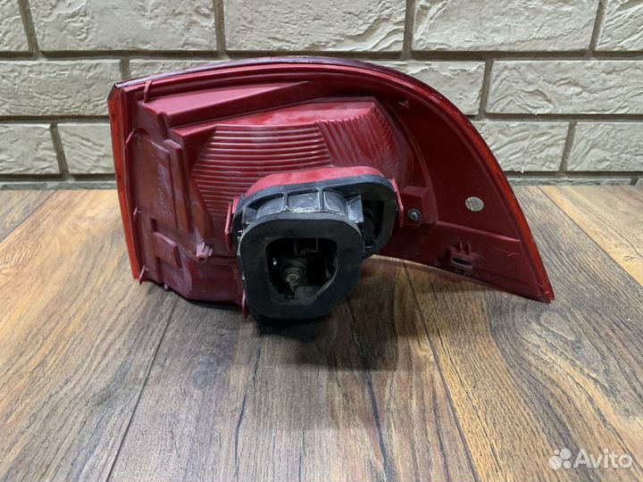 Volkswagen Touareg NF Фонарь задний наружный Левый