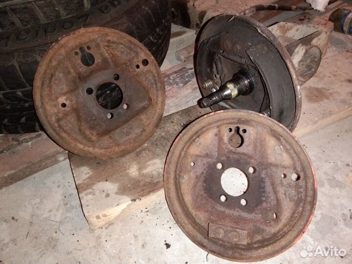 Тормозной щит VW Пассат Б3,4