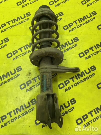 Стойка передняя правая Audi 80 B4