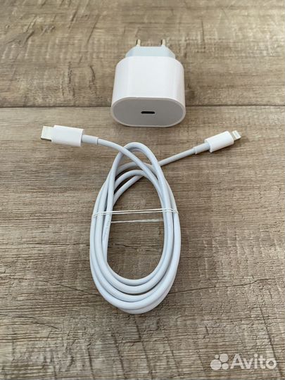 Зарядное устройство на iPhone 25w