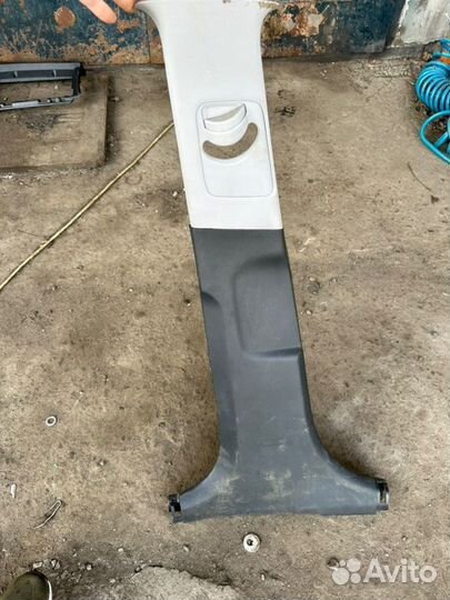 Накладка стойки левая Hyundai Solaris 2