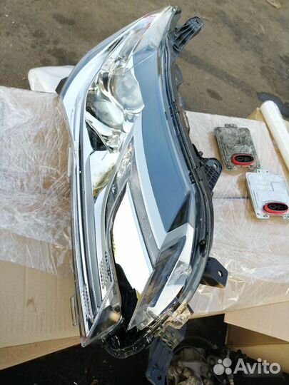 Фары правая Pajero Montero Sport с 2015