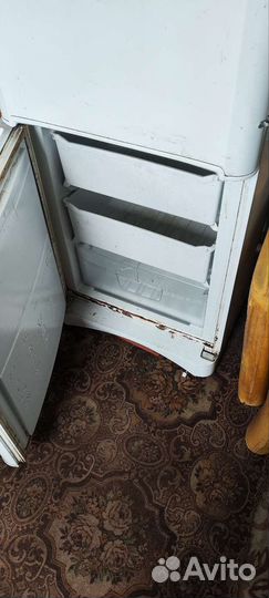 Холодильник бу indesit