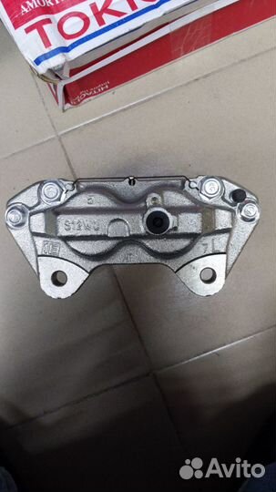 Суппорт передний левый Land Cruiser 100 Lexus LX