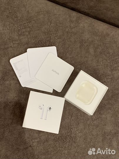 Оригинальная коробка от AirPods