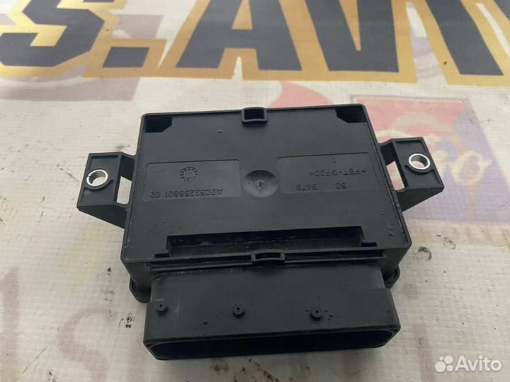 Блок управления стояночным тормозом Audi A8 D4