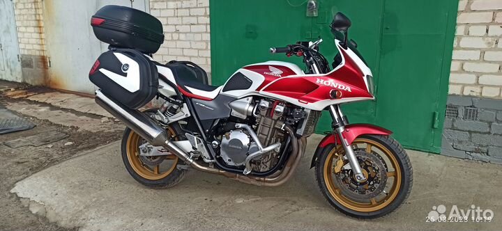 Honda CB 1300 CB (Super Bold or)