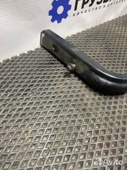 Кронштейн крыла правый Volvo FH4 84094870