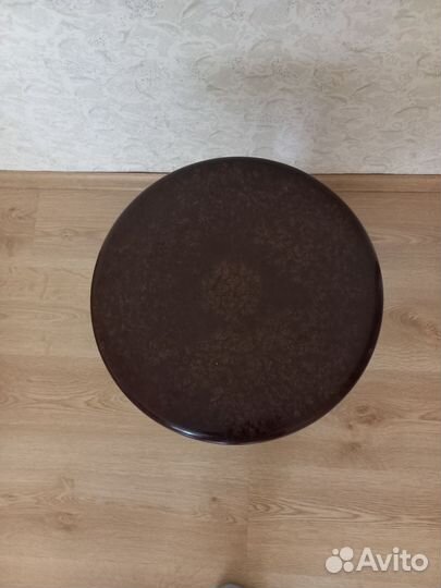 Табурет вращающийся для фортепиано