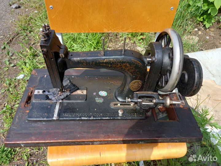 Швейная машинка зингер