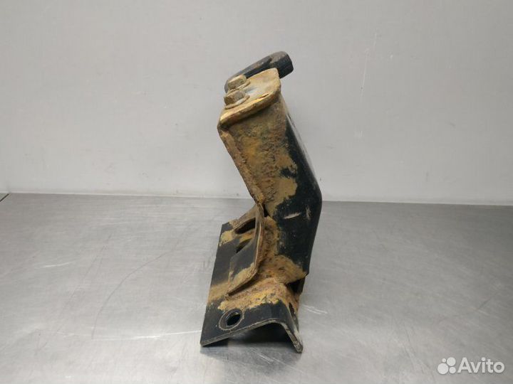 Крюк буксировочный Jeep Grand Cherokee WK2