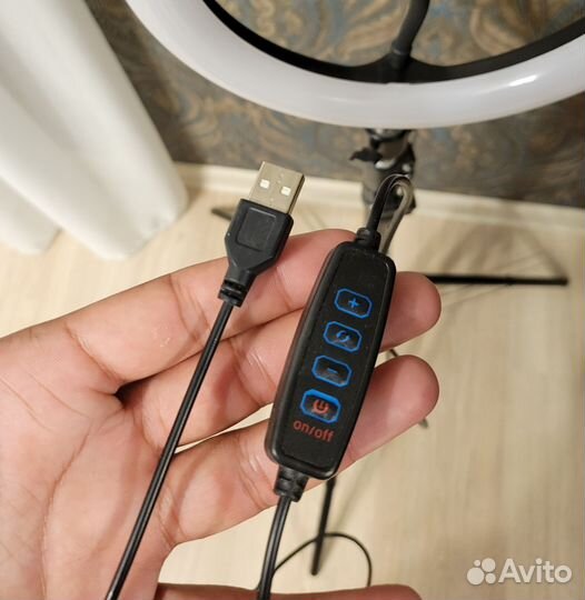 Кольцевая лампа со штативом