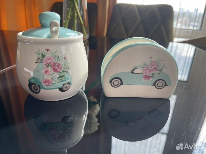 Сахарница и подставка для салфеток