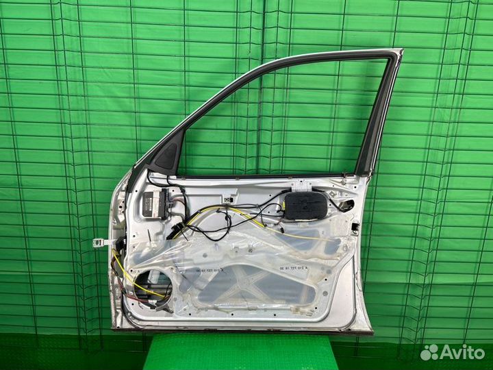Дверь передняя правая Mercedes-Benz E W210