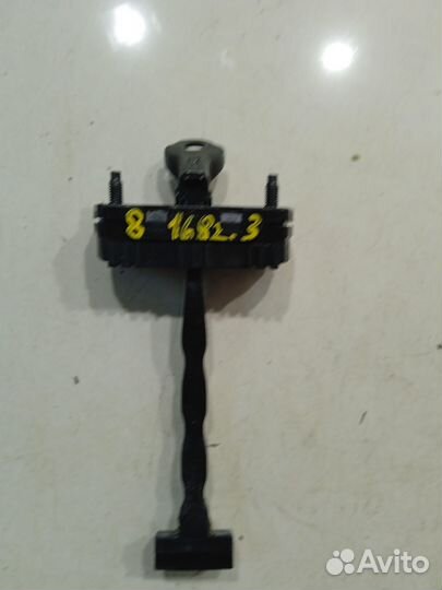 Ограничитель двери(передний правый)