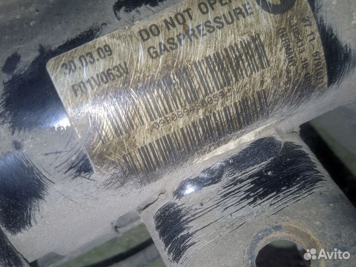 Амортизатор передний левый BMW 7-Series F01 F02