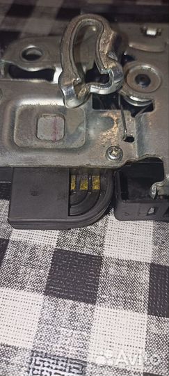 Замок багажника Камри 40,Королла 150