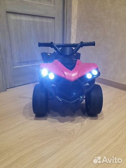 Детский квадроцикл на аккумуляторе