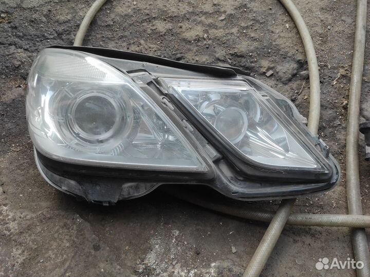 Правая фара W212 bi ксенон mercedes
