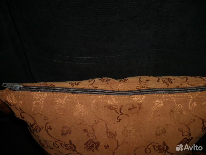 Диванные подушки с шелковыми кисточками