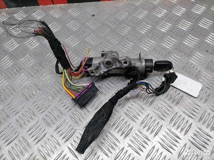 Замок зажигания для Volkswagen Passat 5 4B0905851