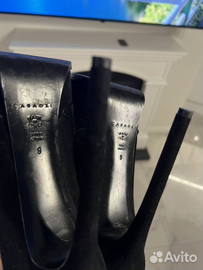 Чёрный ботфорты