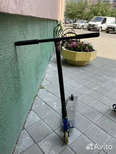 Трюковой самокат tech team б/у