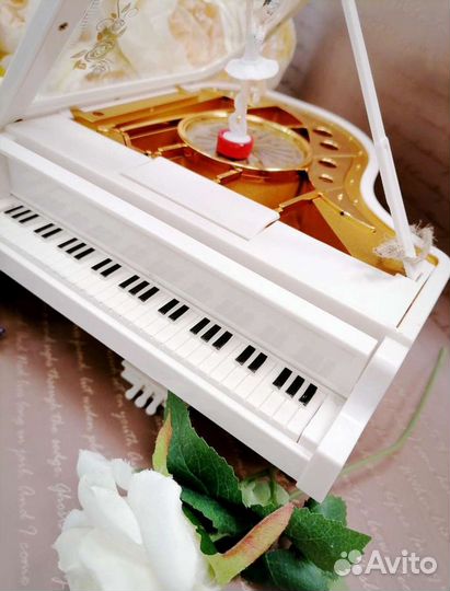 Музыкальная шкатулка с балериной