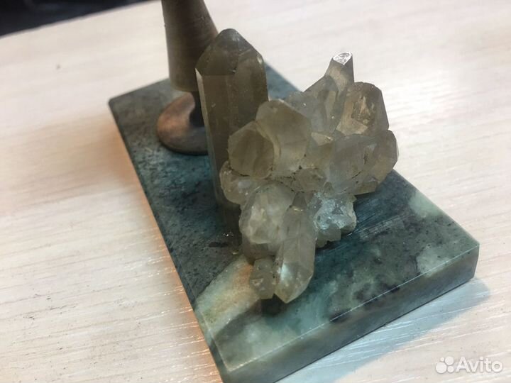 Подсвечник латунный на камне