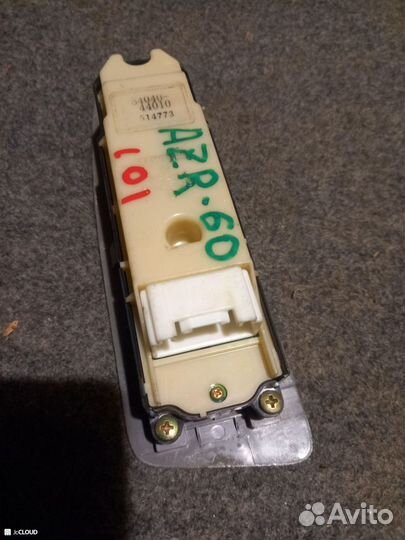 Блок упр. стеклоподьемниками на toyota voxy AZR60