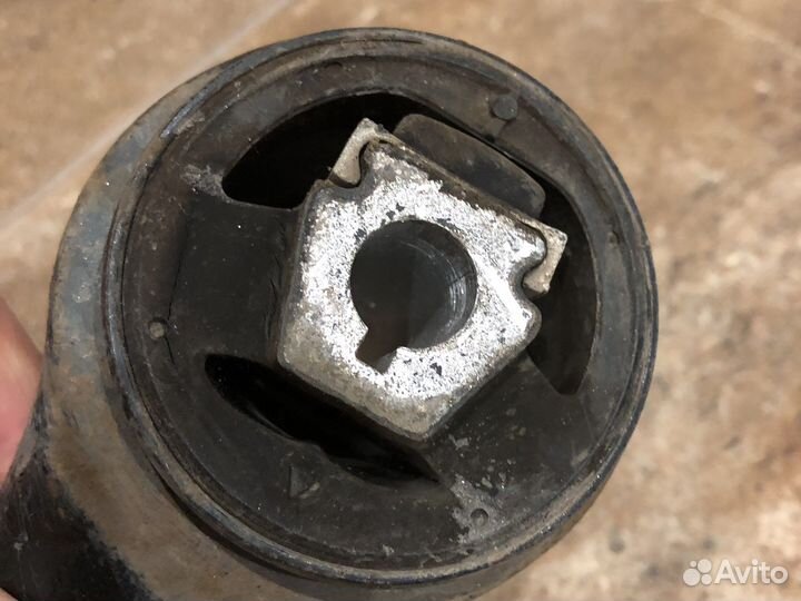 Рычаги верхние bmw e83