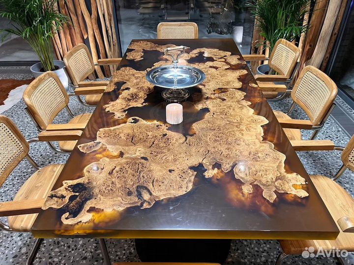 Стол обеденный деревянный большой