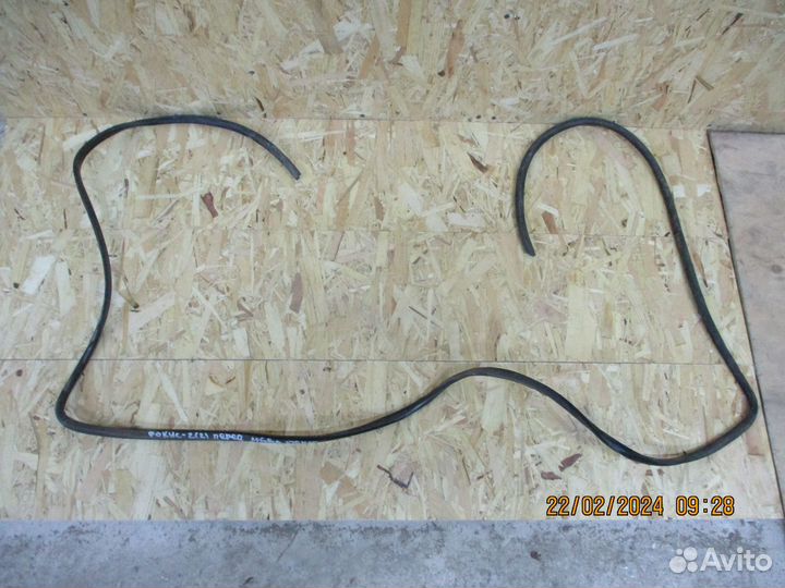 Уплотнитель лобового стекла Форд Фокус 2