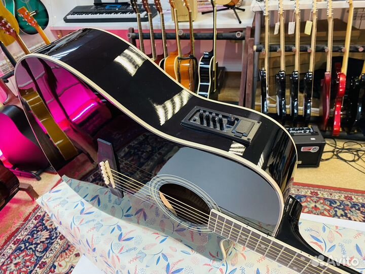 Гитара Caraya с подключением