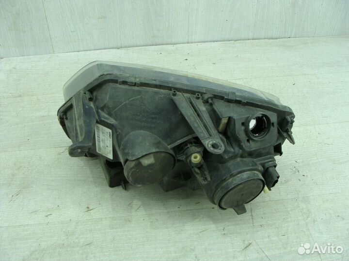 Фара правая Renault Duster