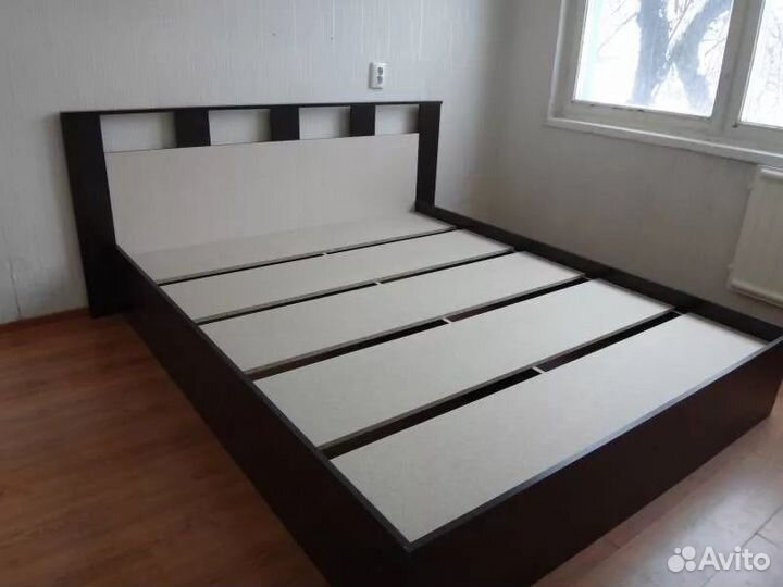Кровать