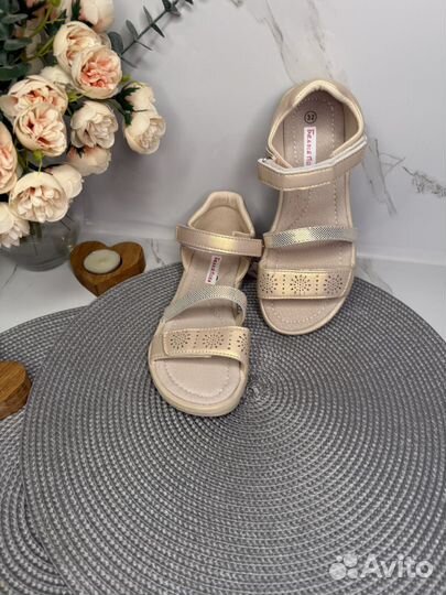Сандалии для девочки (Новые) 31/32 босоножки