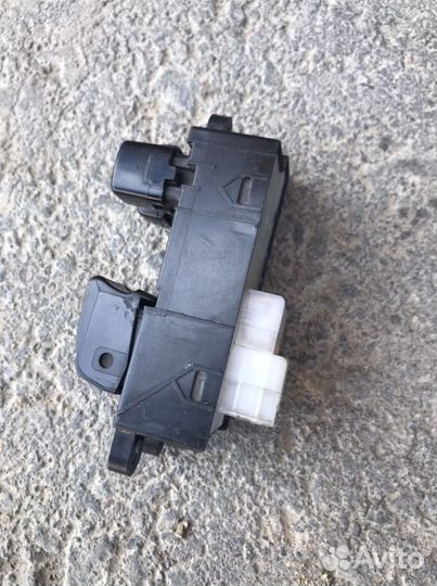 Блок управления стеклоподъемником almera n16