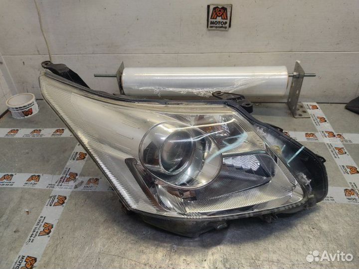 Фара правая Toyota Avensis 3 седан 1.8 2ZR-FAE