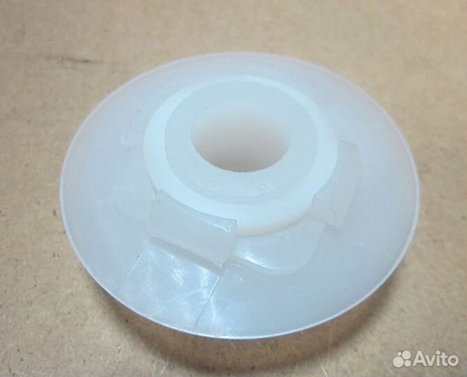 Вставка в молокоприемник сепаратора зорька-120