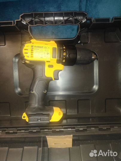 Шуруповерт dewalt 18v