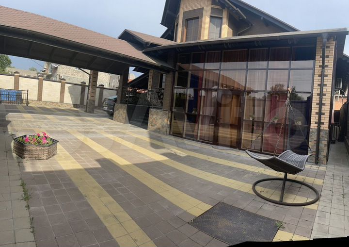 Дом 335 м² на участке 6 сот.