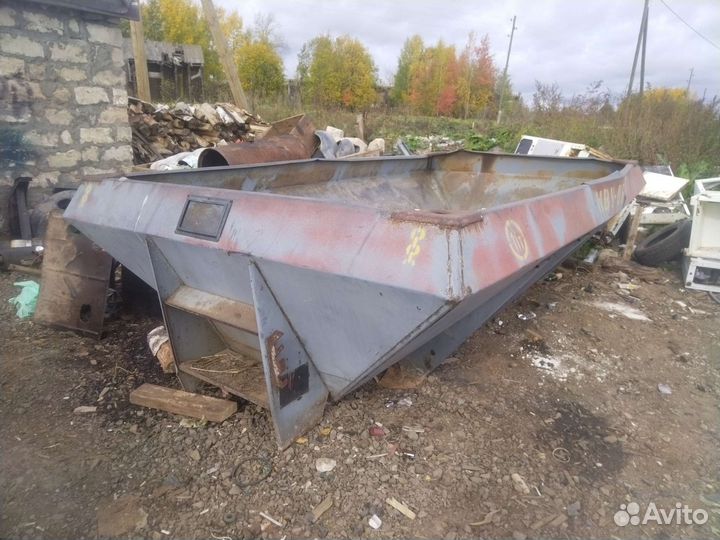 Металлический бункер